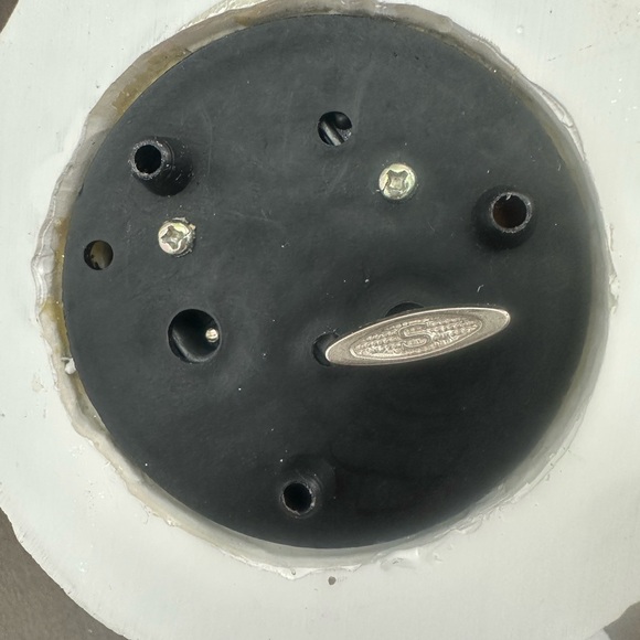 Vintage Festive Christmas Snow Globe with Santa and Children - Picture 12 of 12